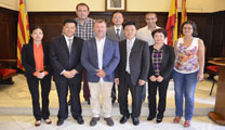 El Equipo de Gobierno recibe a una delegación de la ciudad china Yueqing en el Ayuntamiento de Sagunto