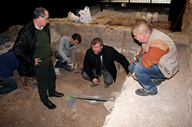 El Ayuntamiento y la Universitat Jaume I colaboran en una excavación arqueológica en la Via del Pòrtic