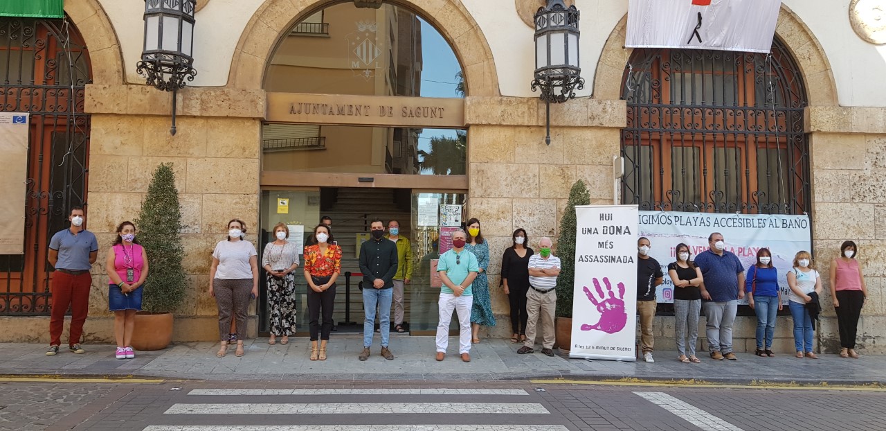 Sagunto guarda un minuto de silencio en señal de condena y repulsa por el presunto asesinato machista ocurrido en Valencia