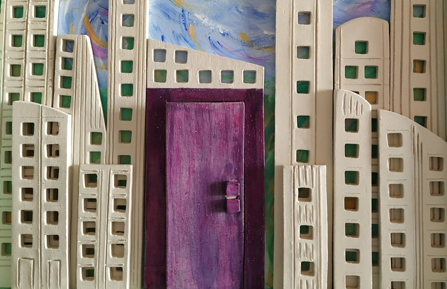 La Tira de Dones expone la muestra pictórica ‘La puerta violeta’ en la Casa Municipal de Cultura