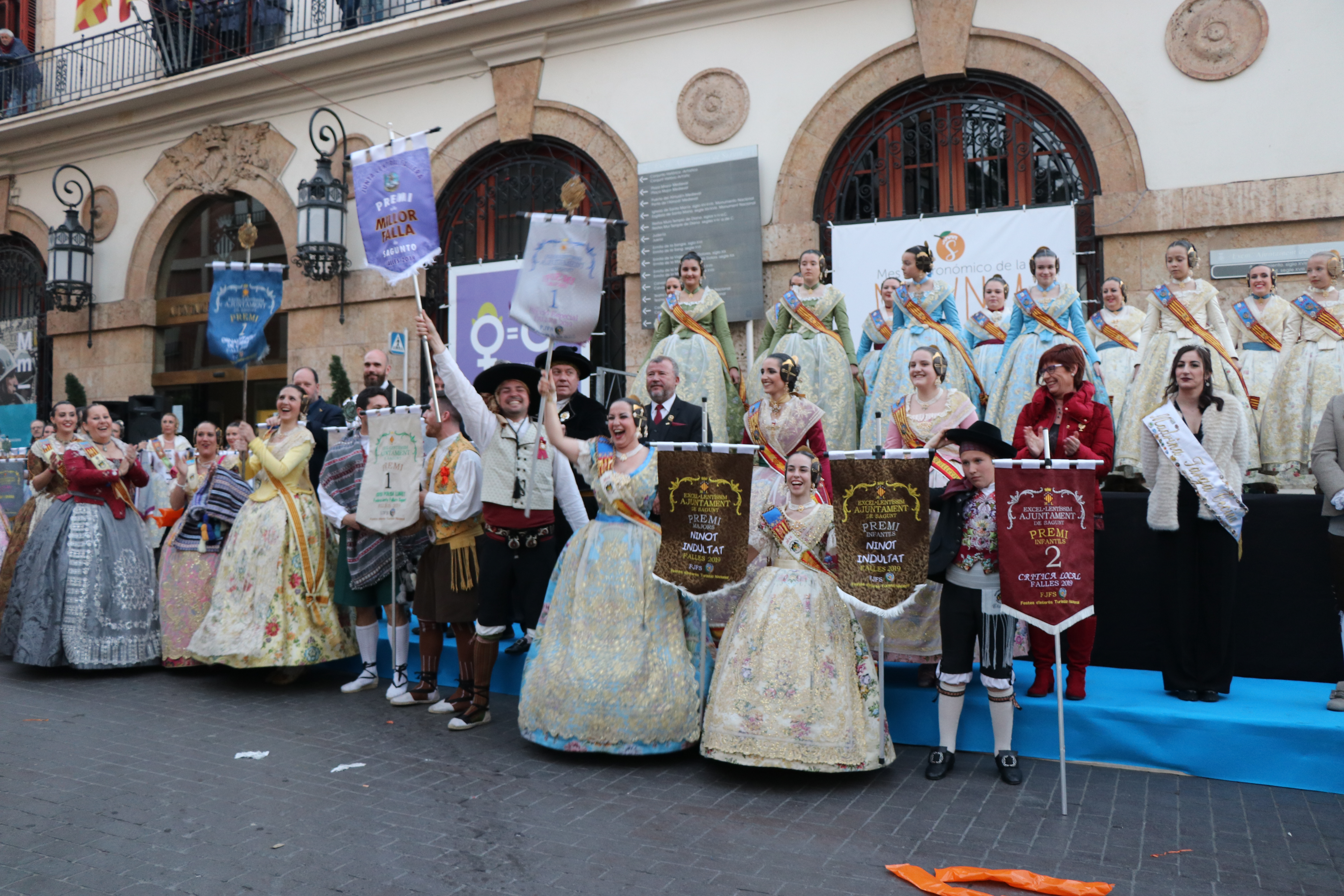  La Falla Plaça Rodrigo gana el Premio a la Mejor Falla de Sagunto y La Marina se hace con el de Mejor Falla Infantil