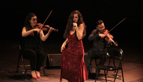 El Teatro Romano vibró con el concierto de Silvia Pérez Cruz