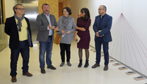 El alcalde de Sagunto inaugura la exposición “Zacintos” de Clara Salinas