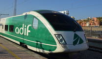 El alcalde expresa su insatisfacción respecto al corredor mediterráneo por sus retrasos y por considerarla una línea de segunda categoría