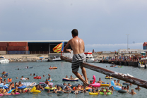 Las cucañas protagonizan el final de las fiestas patronales de Puerto de Sagunto